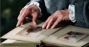 Вот почему нельзя хранить фотографии покойников в семейном альбоме