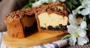 Карамельный сырник с черносливом